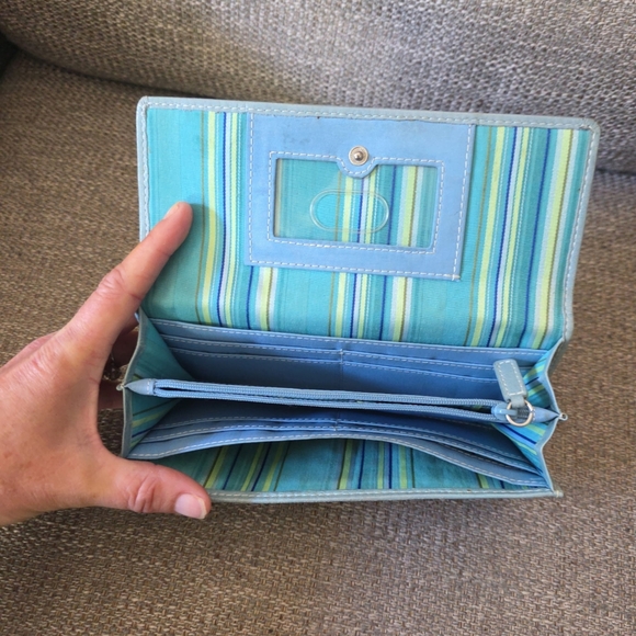 Fossil Light Blue Floral Embroidered Wallet - Picture 8 of 15